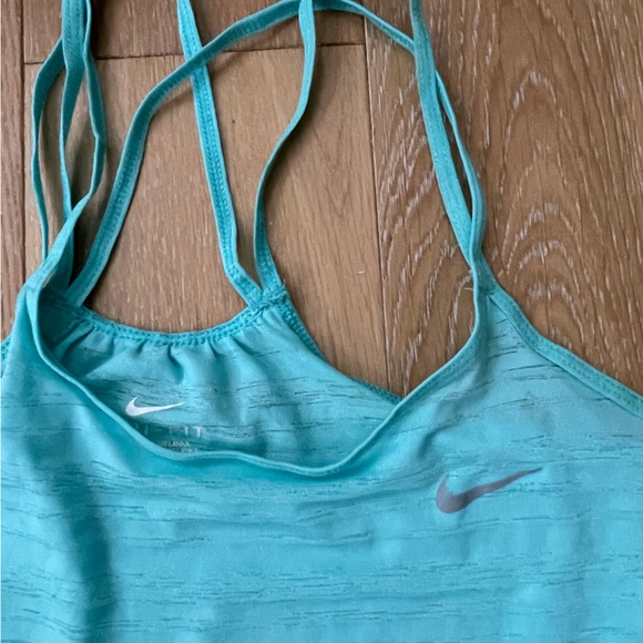 Nike activewear tank top - Picture 2 of 3